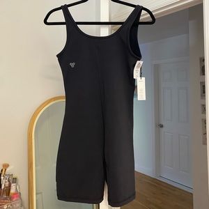 TnAction TNALIFE Shake-it Romper 5" in
Black
Size: Medium